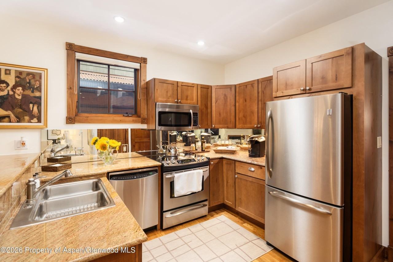 507 W Main St #C101 - Photo 7 of 17