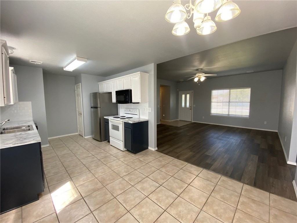 1011 Sunflower St - Photo 3 of 16