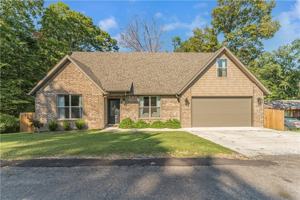 featured image of 13 Hinckley Cir