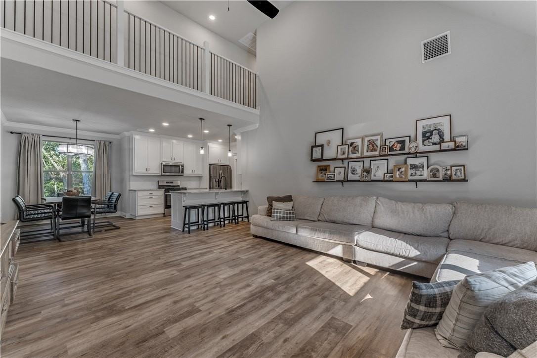 13 Hinckley Cir - Photo 4 of 19