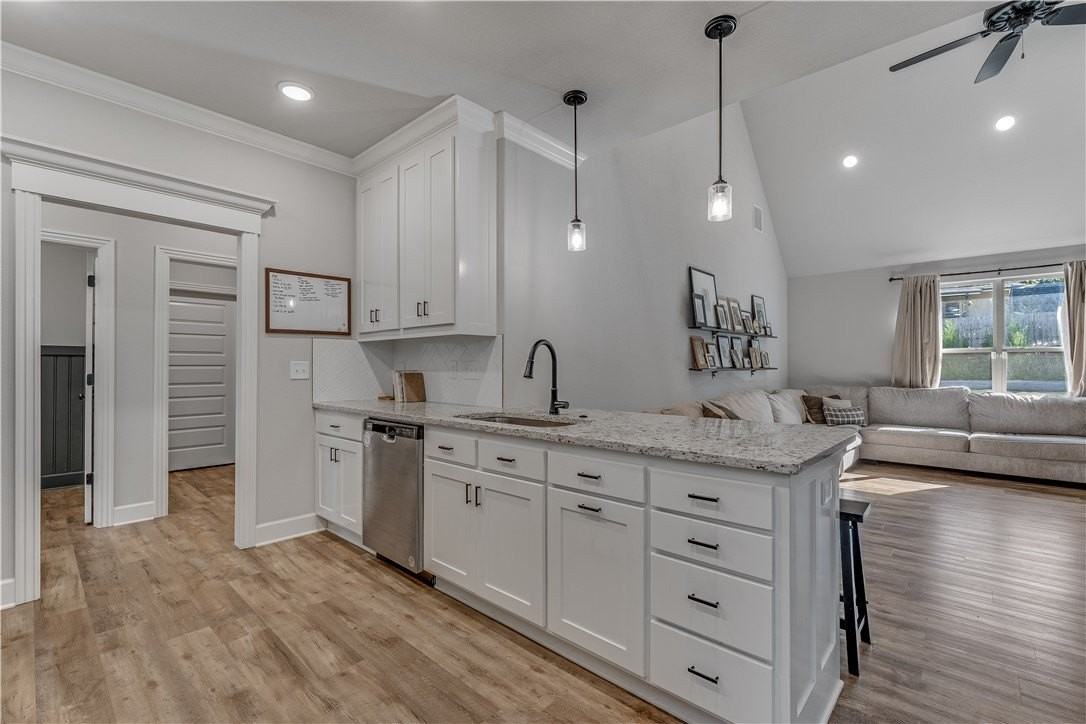 13 Hinckley Cir - Photo 7 of 19