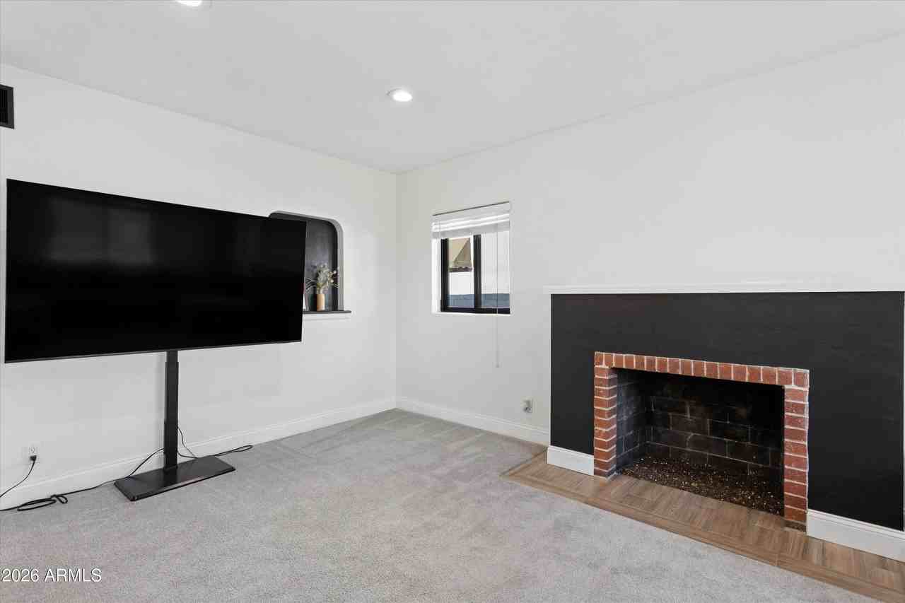 926 W Moreland St - Photo 6 of 31