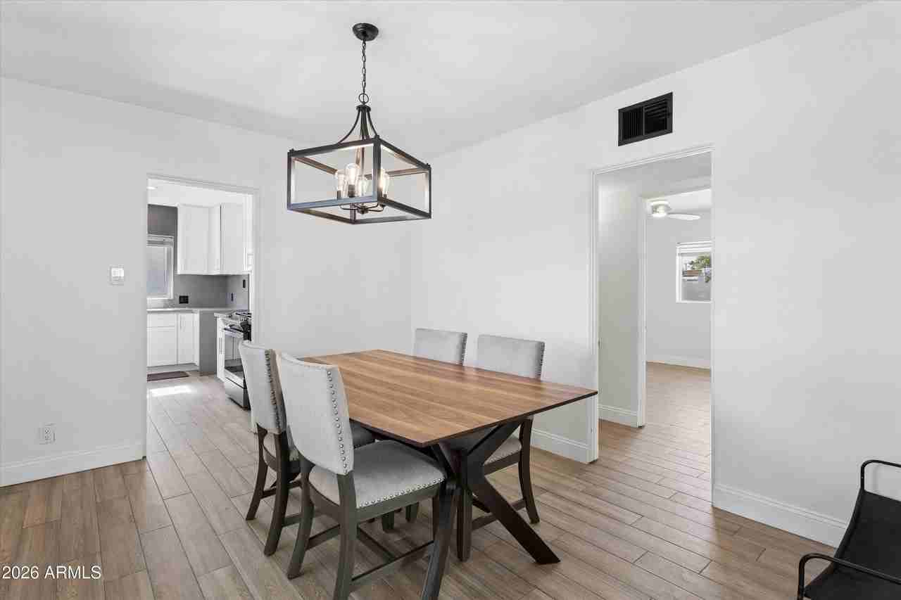 926 W Moreland St - Photo 7 of 31