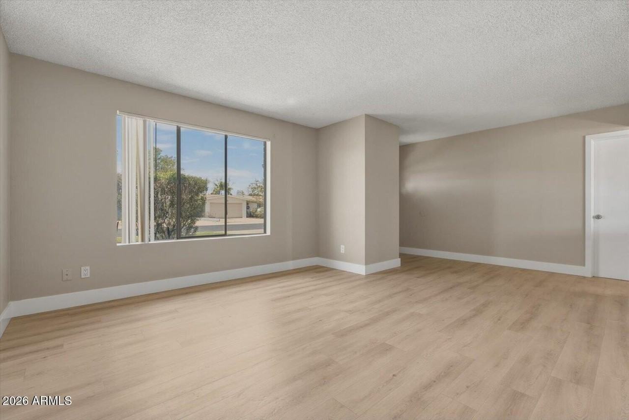 309 E Pebble Beach Dr - Photo 4 of 30