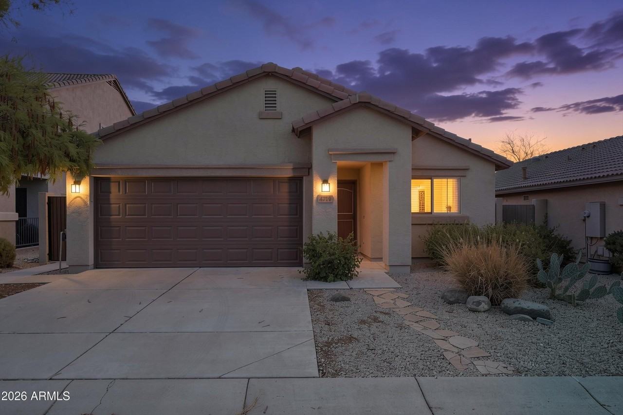 4719 E Amber Sun Dr - Photo 3 of 47