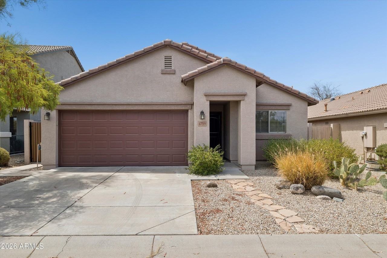 4719 E Amber Sun Dr - Photo 4 of 47