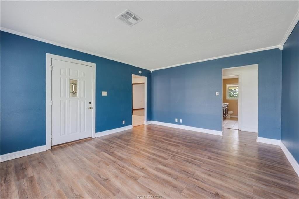 318 Fairway Dr - Photo 2 of 14