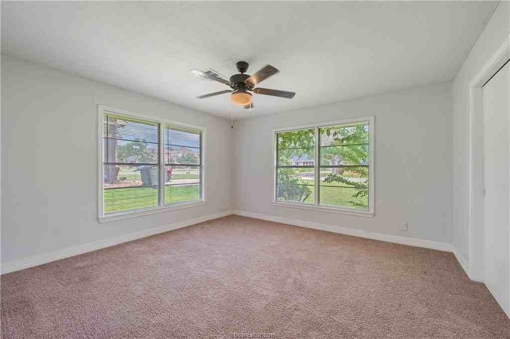 318 Fairway Dr - Photo 7 of 14