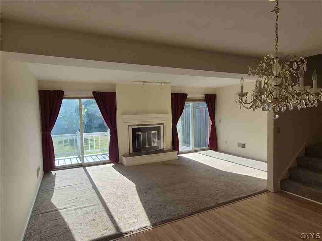 489 Summerhaven Dr N - Photo 5 of 18