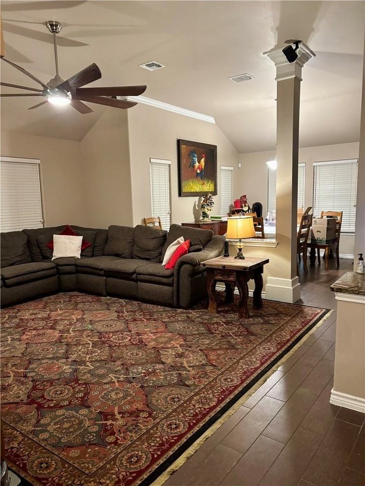2220 Mangrove Dr - Photo 2 of 16