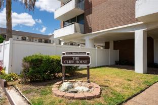 715 S Upper Broadway St #201 - Photo 1 of 1