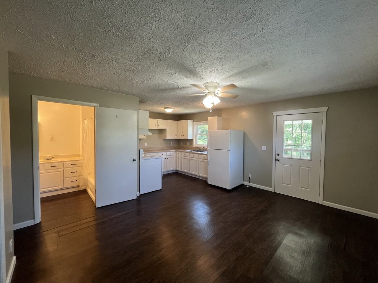 402 Corby Bridge Rd #402 - Photo 6 of 20