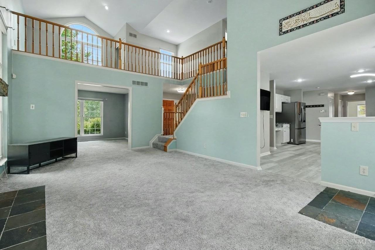7279 Rolling Meadows Dr - Photo 3 of 15