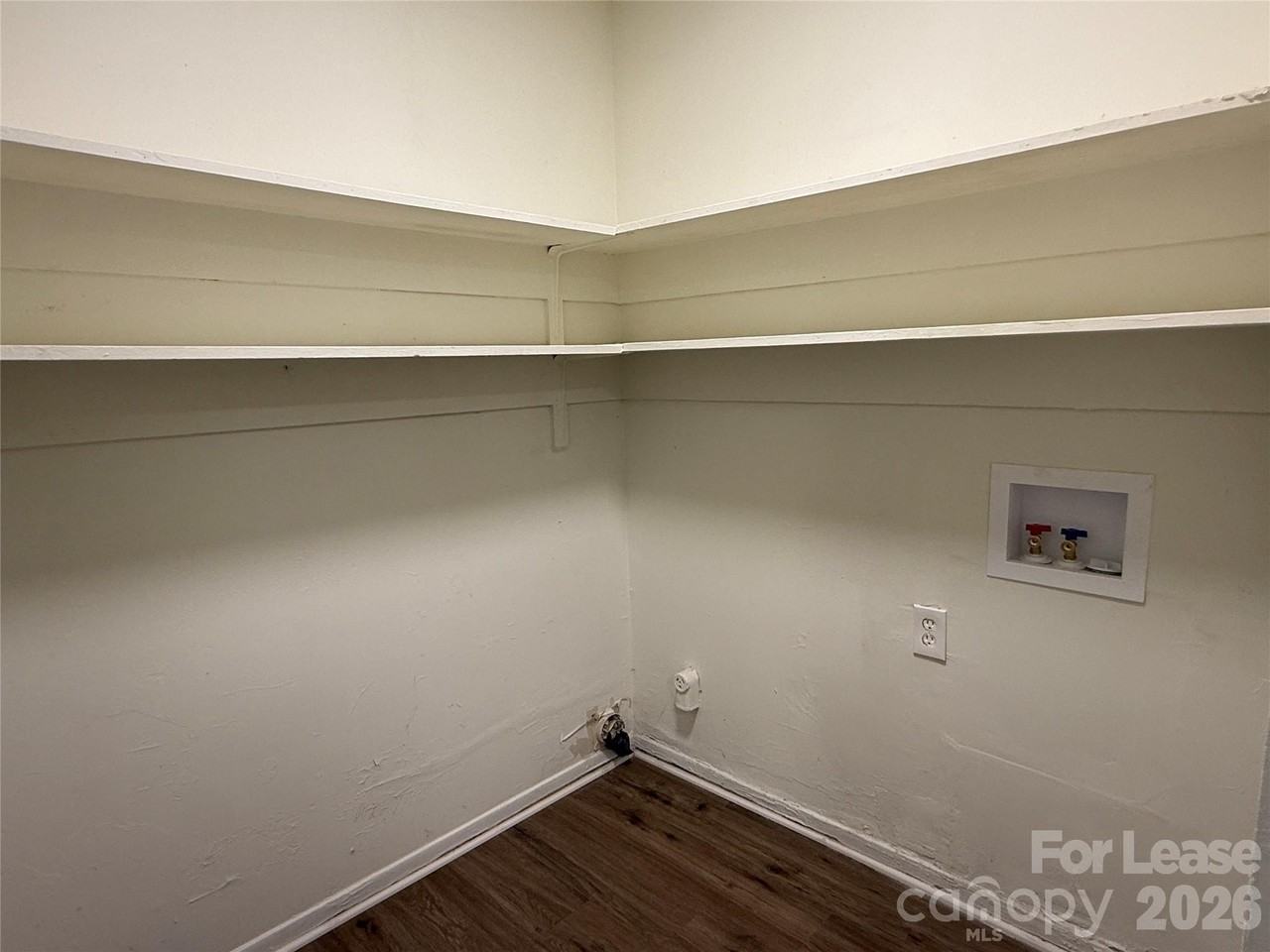 544 Blendwood Dr - Photo 6 of 9