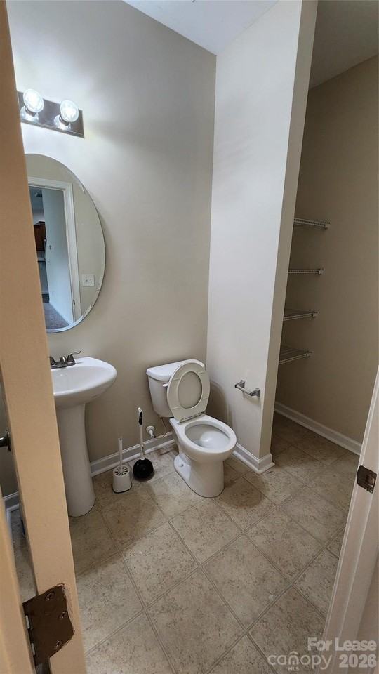 5002 Houndscroft Rd - Photo 6 of 17