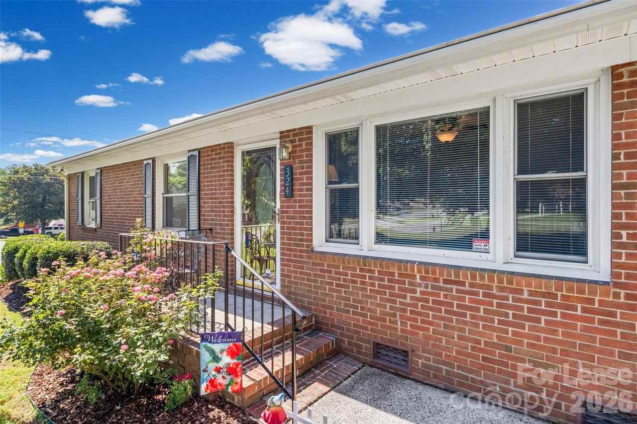 324 Bright Ave - Photo 2 of 23