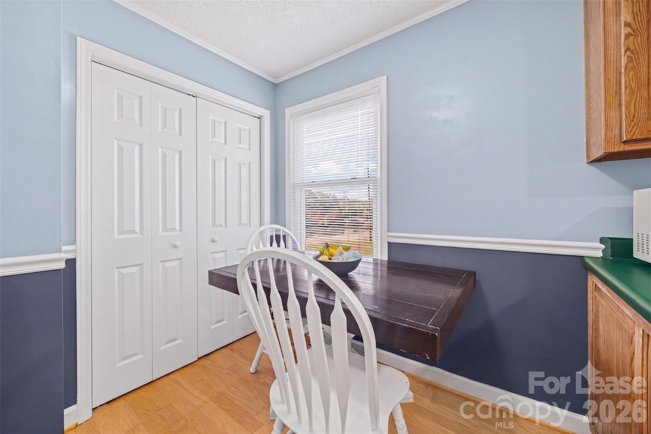 324 Bright Ave - Photo 3 of 23