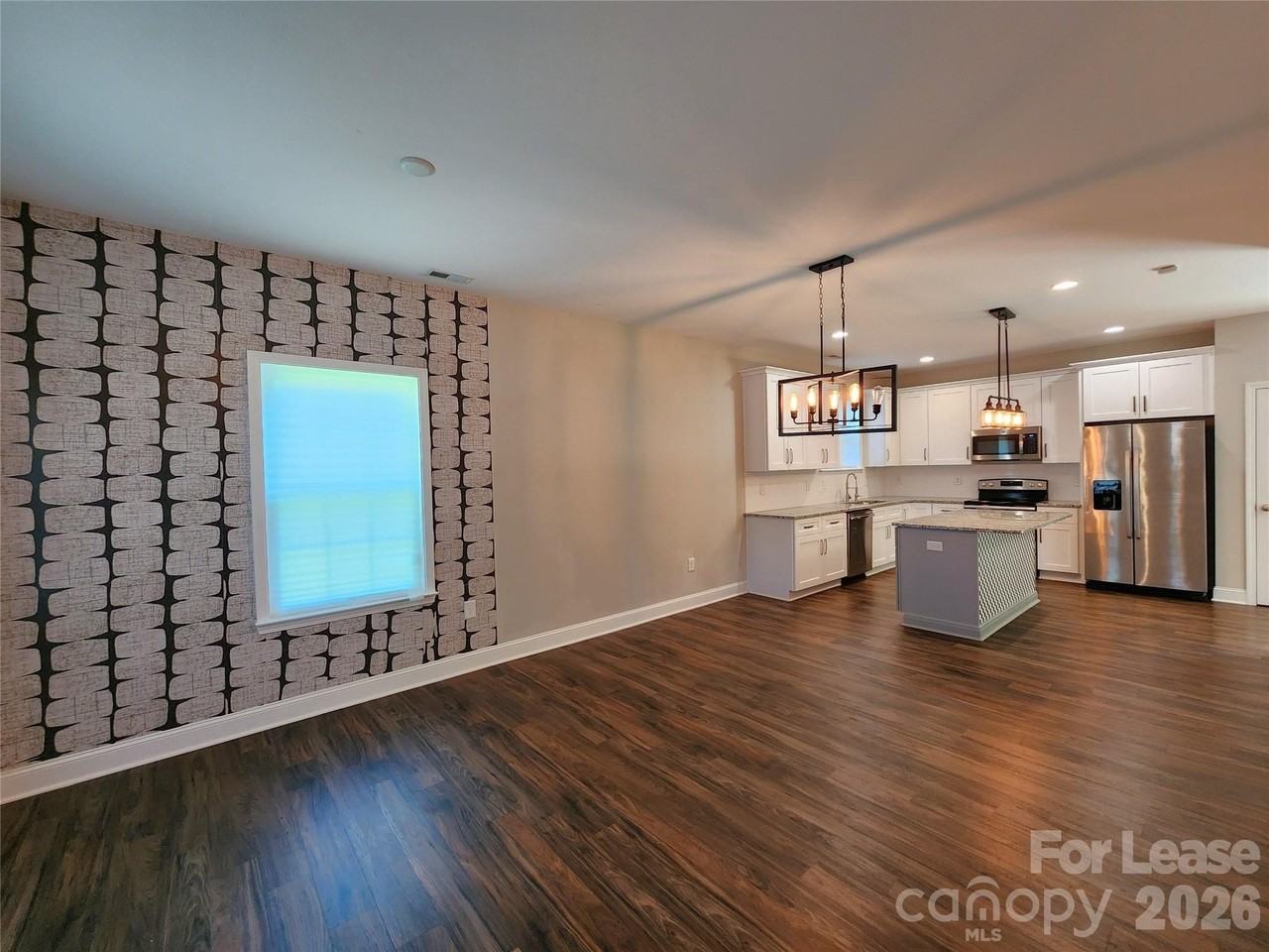 2520 Ashe Ave - Photo 2 of 28