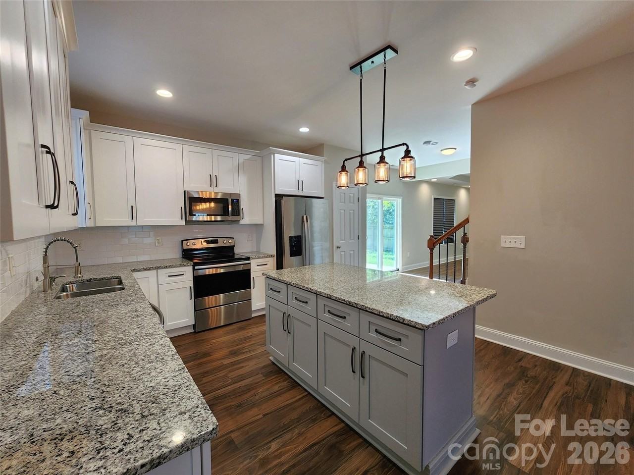 2520 Ashe Ave - Photo 6 of 28
