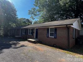 featured image of 314 Hamilton Dr Ne #1