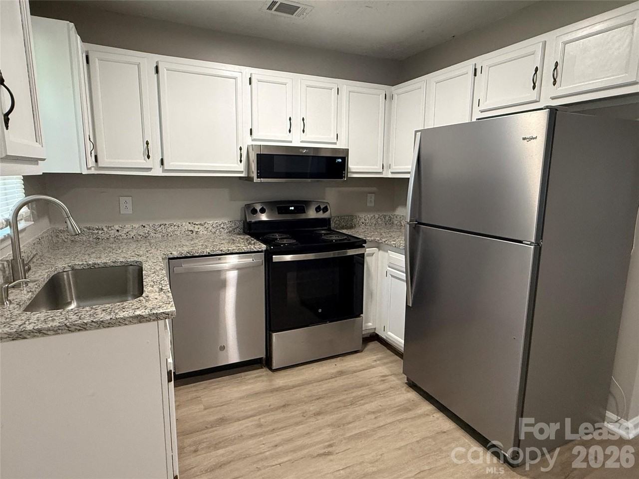 314 Hamilton Dr Ne #1 - Photo 4 of 9