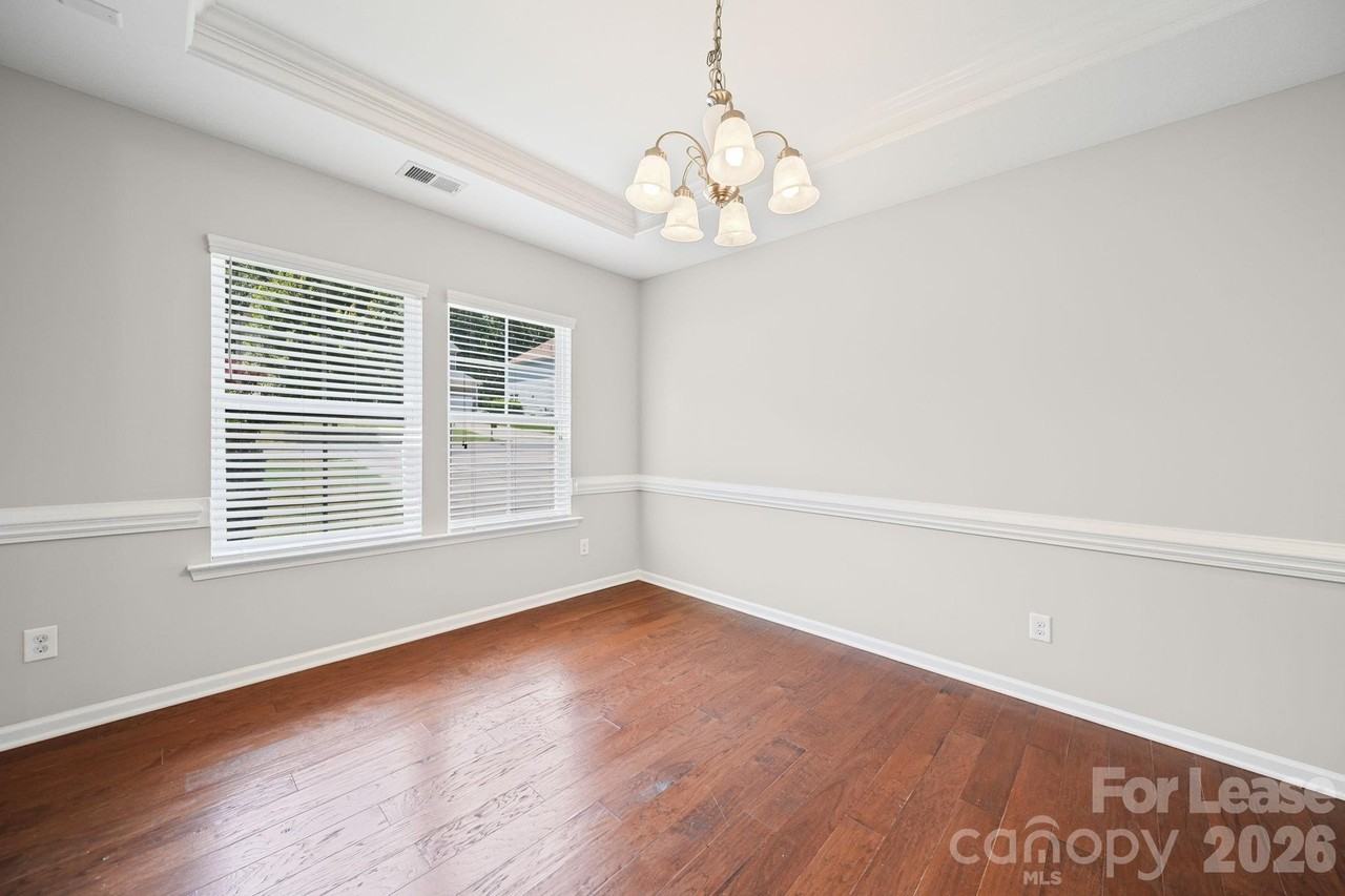 1912 Madeira Cir - Photo 6 of 38