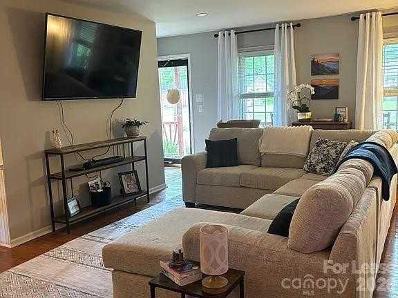 317 Woodside Dr - Photo 7 of 15