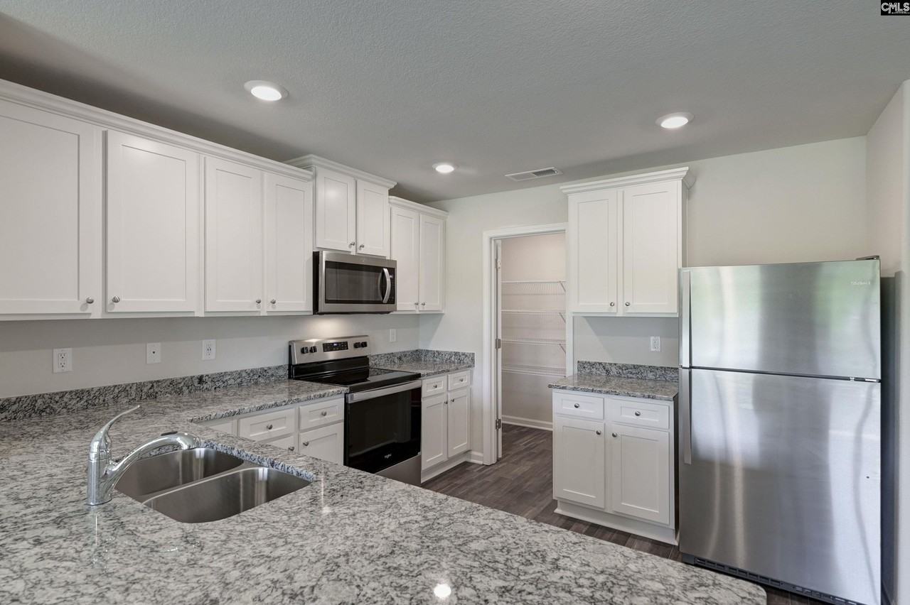 807 Red Berry Ln - Photo 5 of 27