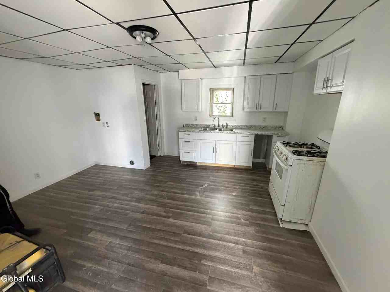 9 O Connell St - Photo 3 of 7