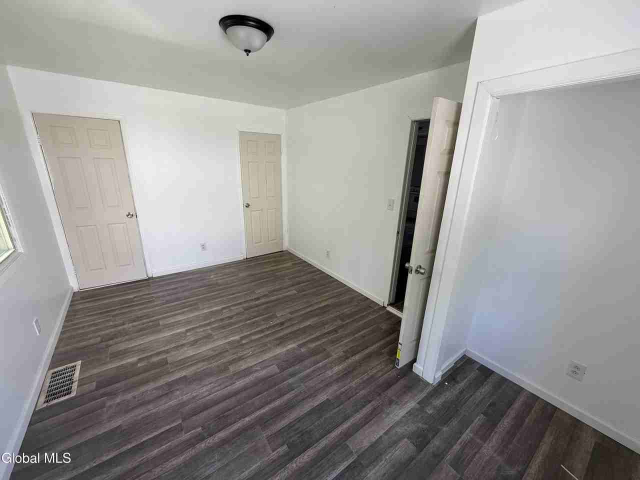 9 O Connell St - Photo 5 of 7