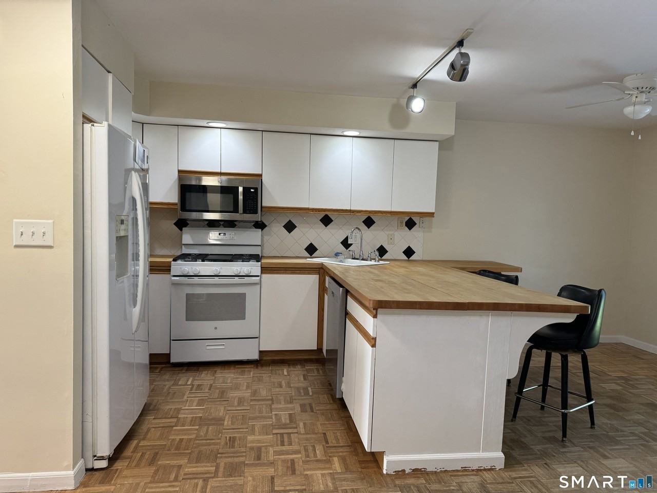 330 Merwin Ave #F4 - Photo 6 of 20