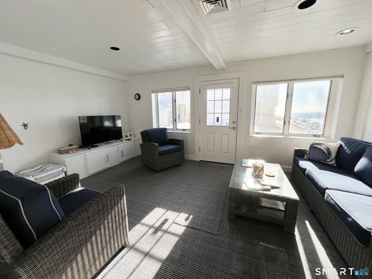 54 Milesfield Ave - Photo 4 of 19