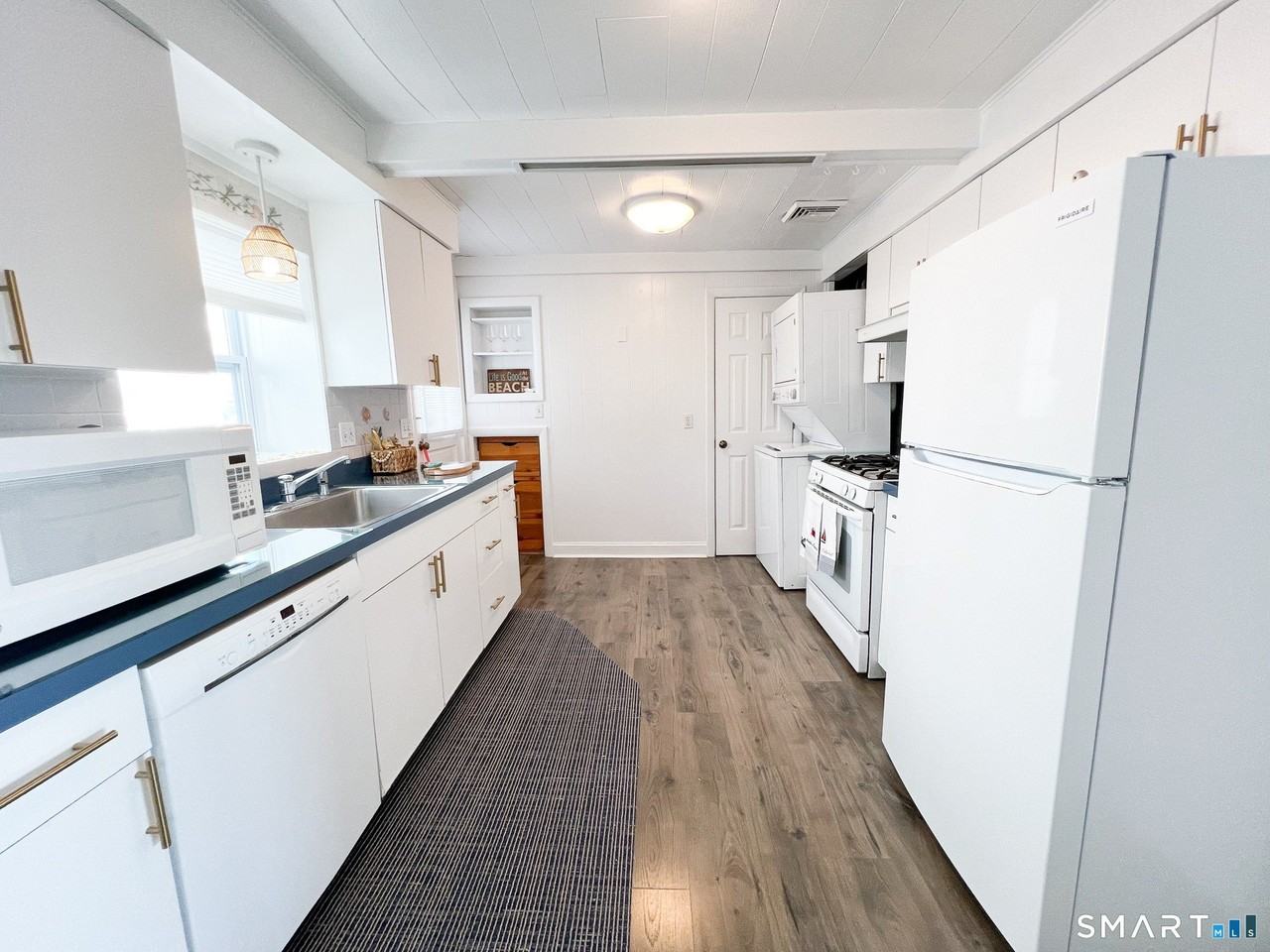 54 Milesfield Ave - Photo 7 of 19