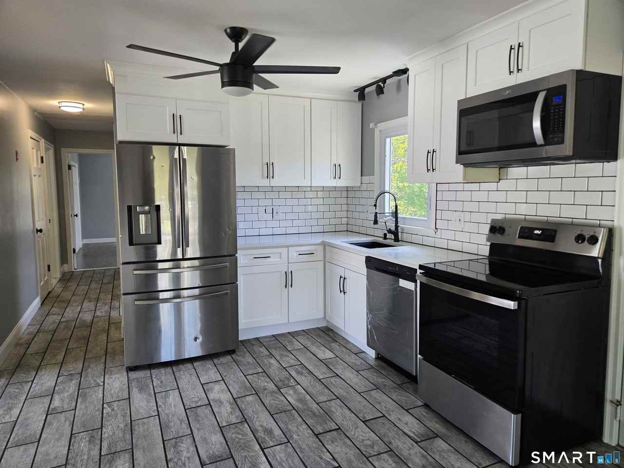 24 Pearl St - Photo 7 of 33