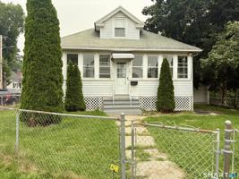 featured image of 565 Sylvan Ave
