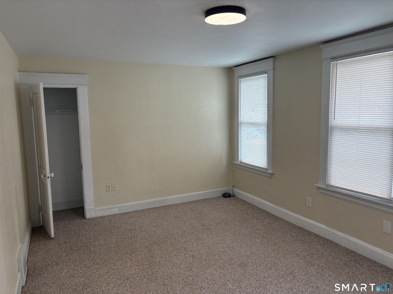 565 Sylvan Ave - Photo 7 of 22