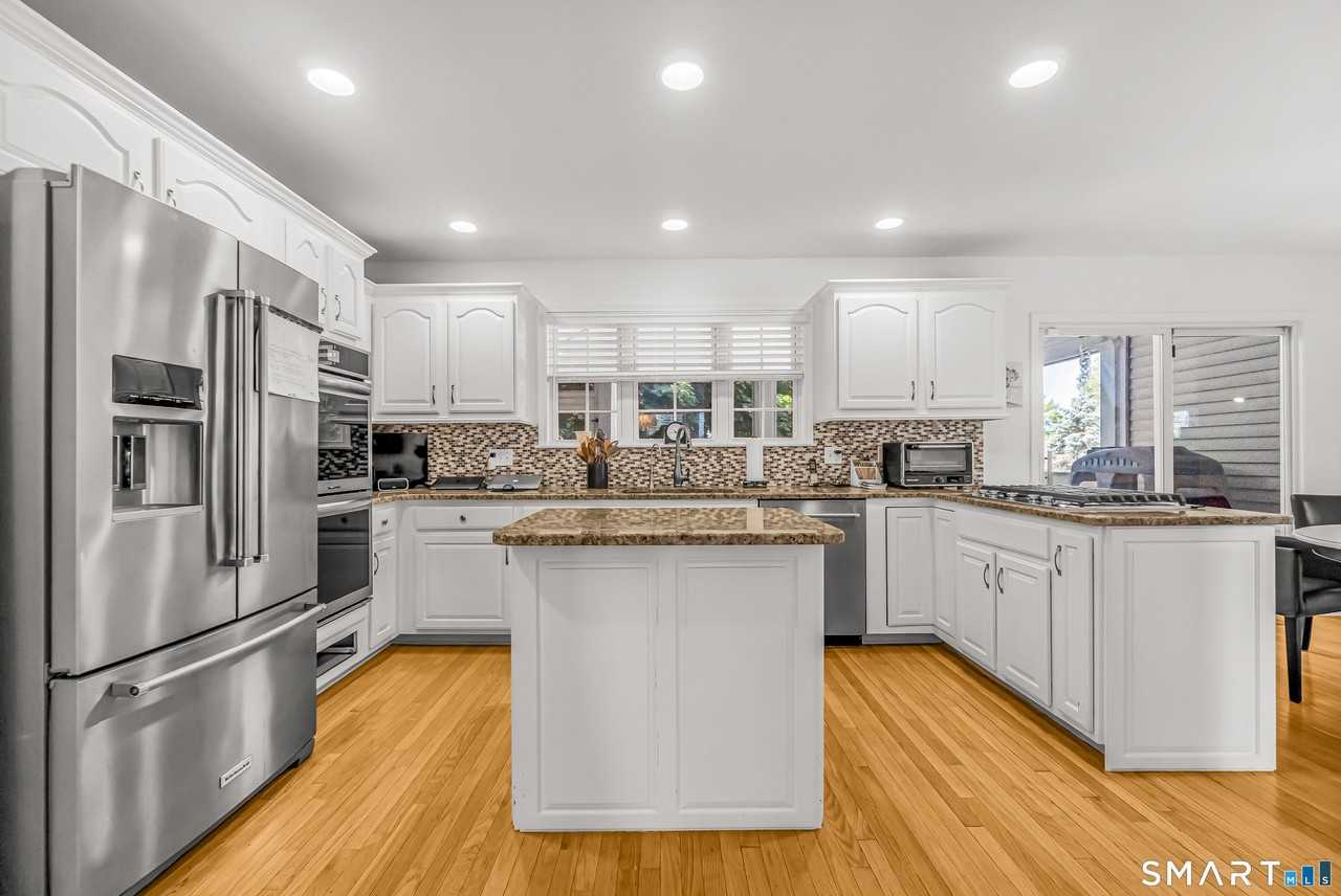 85 Old Colony Rd #85 - Photo 6 of 38