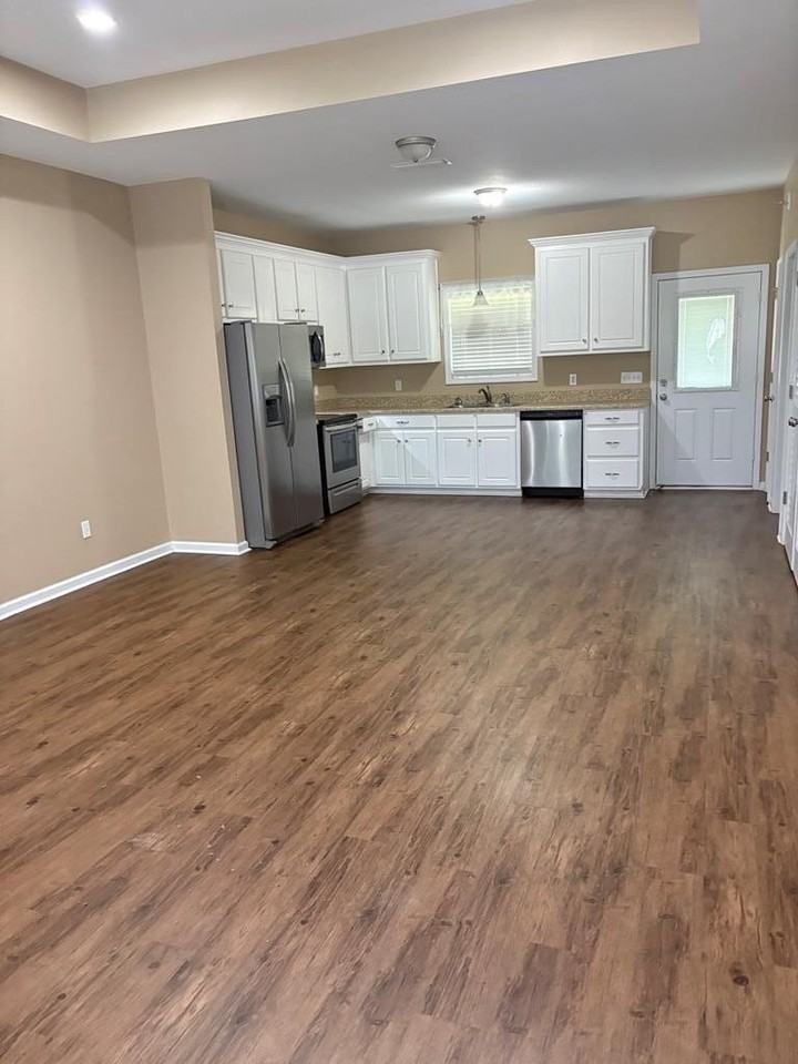 2284 Jordon Ave - Photo 2 of 13