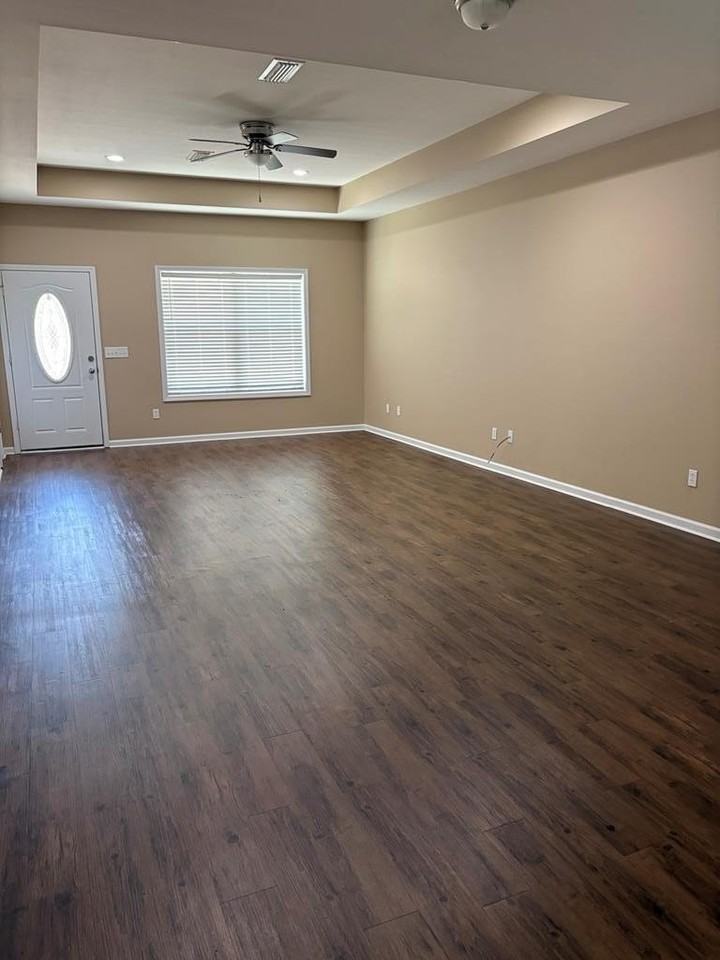 2284 Jordon Ave - Photo 3 of 13