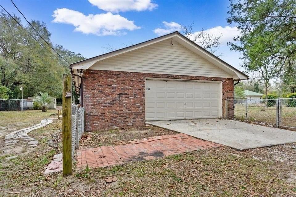 750 W Orange Ave - Photo 2 of 24