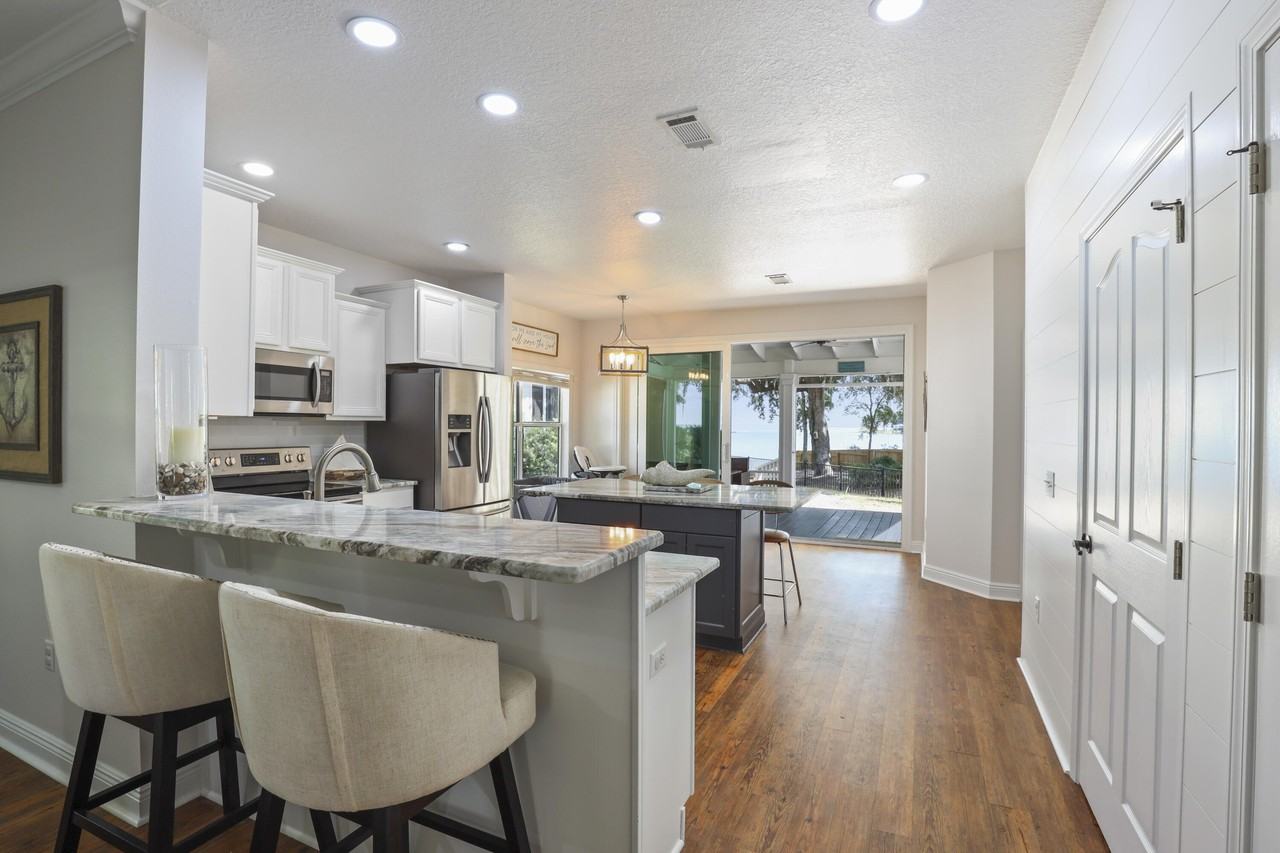 159 Beacon Point Dr - Photo 5 of 50