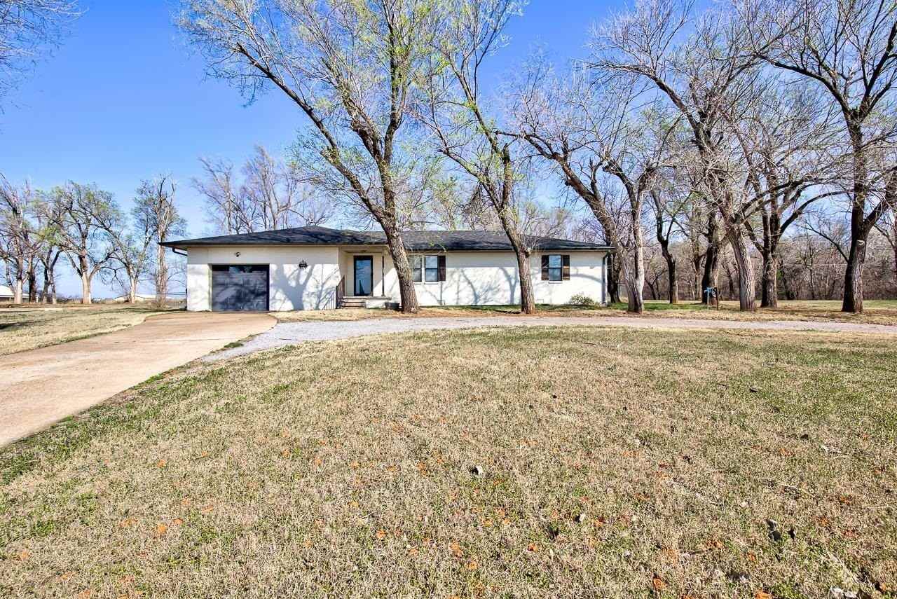 925 N Main St - Photo 2 of 31