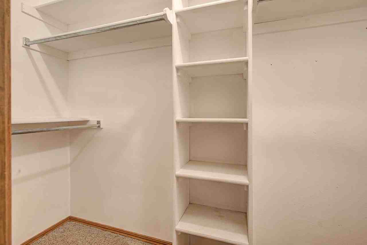 925 N Main St - Photo 6 of 31