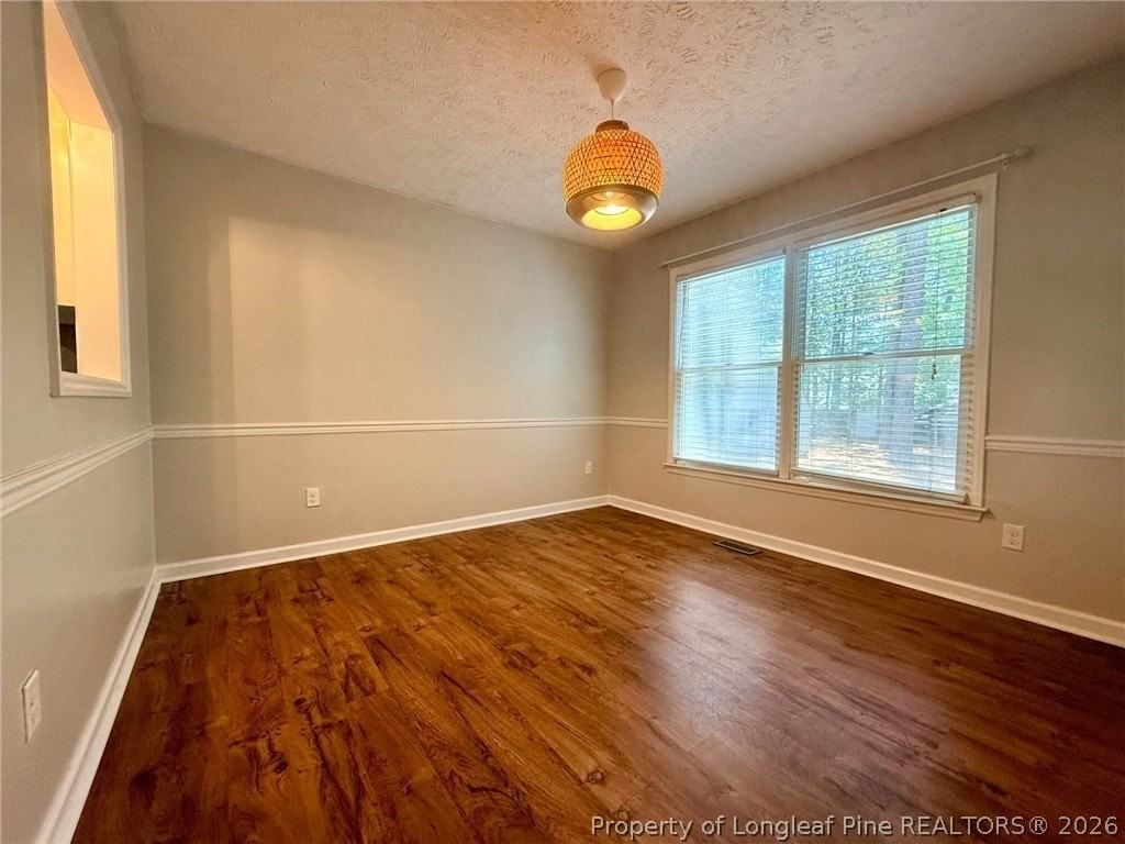 146 Greentree Dr - Photo 2 of 16