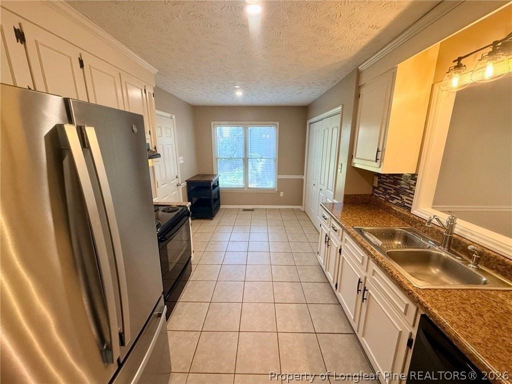 146 Greentree Dr - Photo 4 of 16