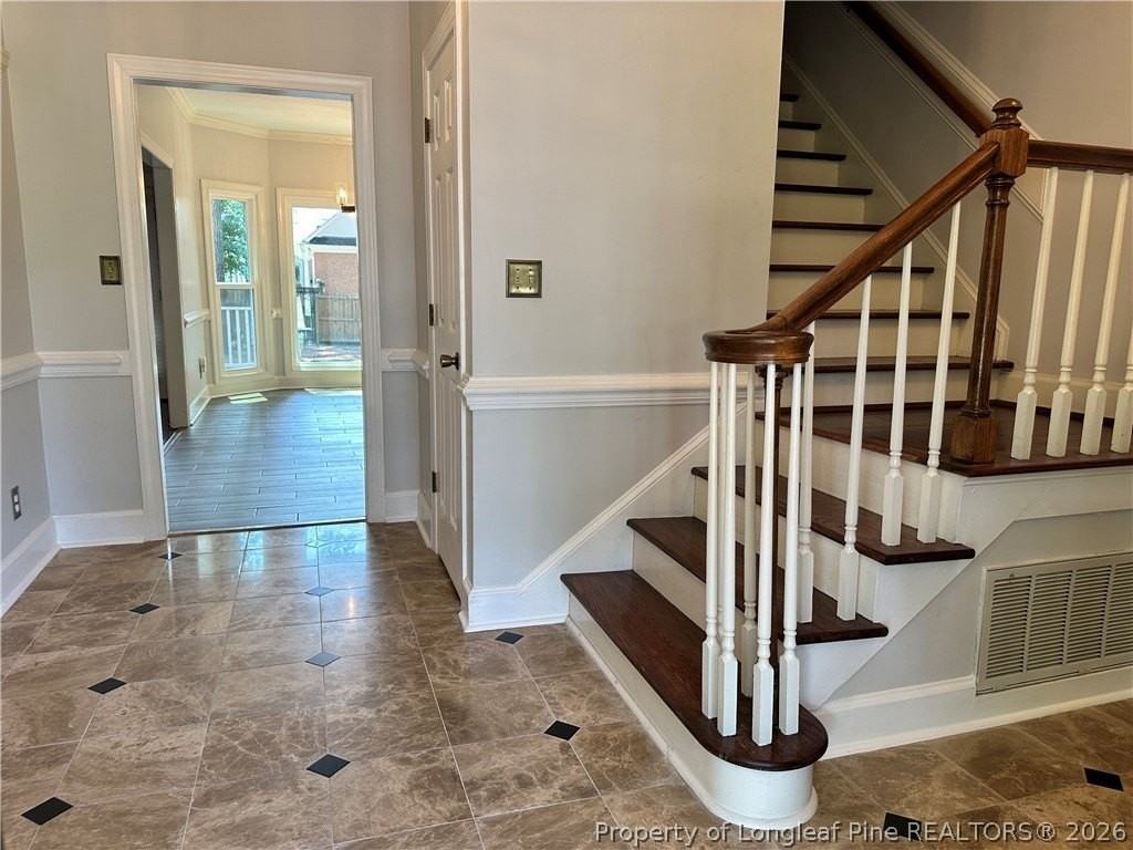 493 Kingsford Rd - Photo 3 of 37