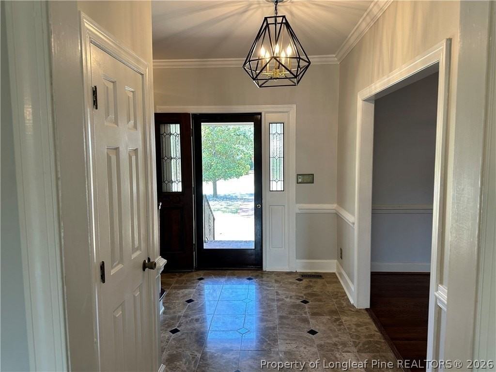 493 Kingsford Rd - Photo 4 of 37