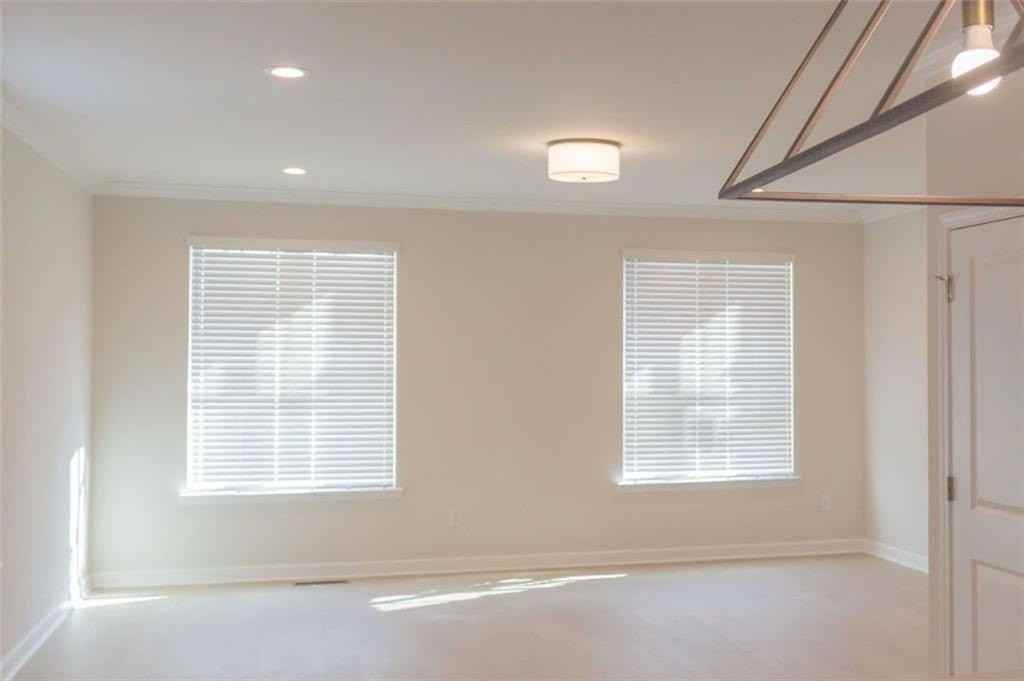 1969 Hollywood Rd Nw - Photo 5 of 9