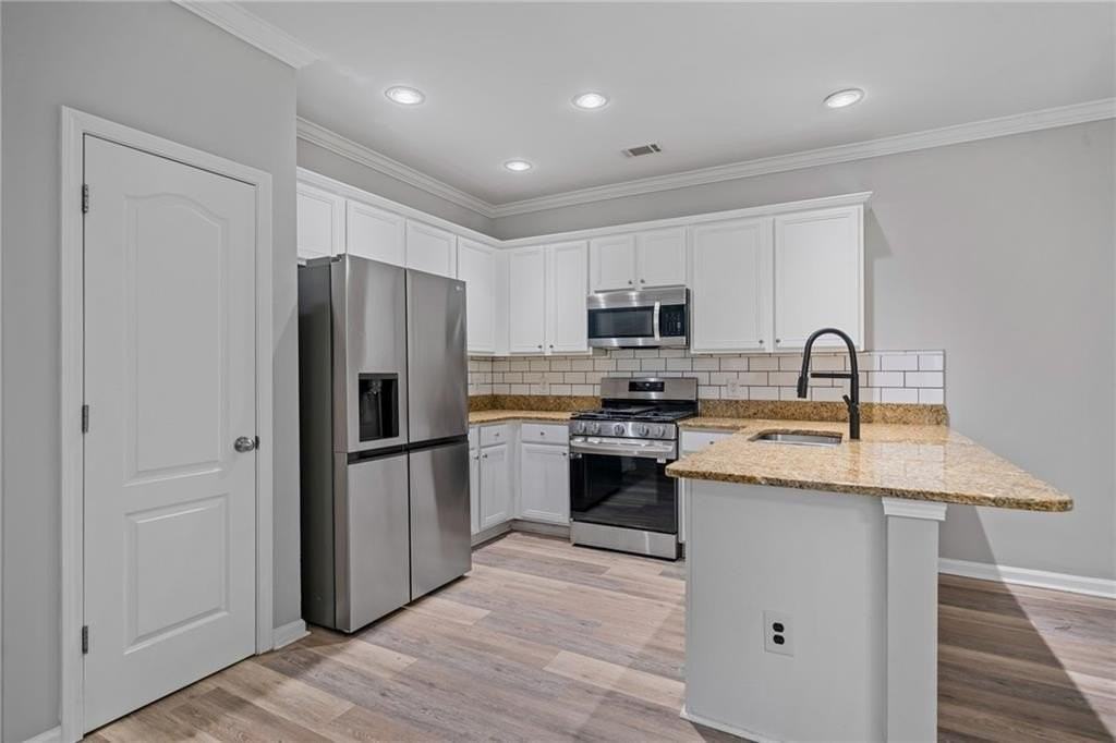 950 Firethorne Pass - Photo 2 of 28