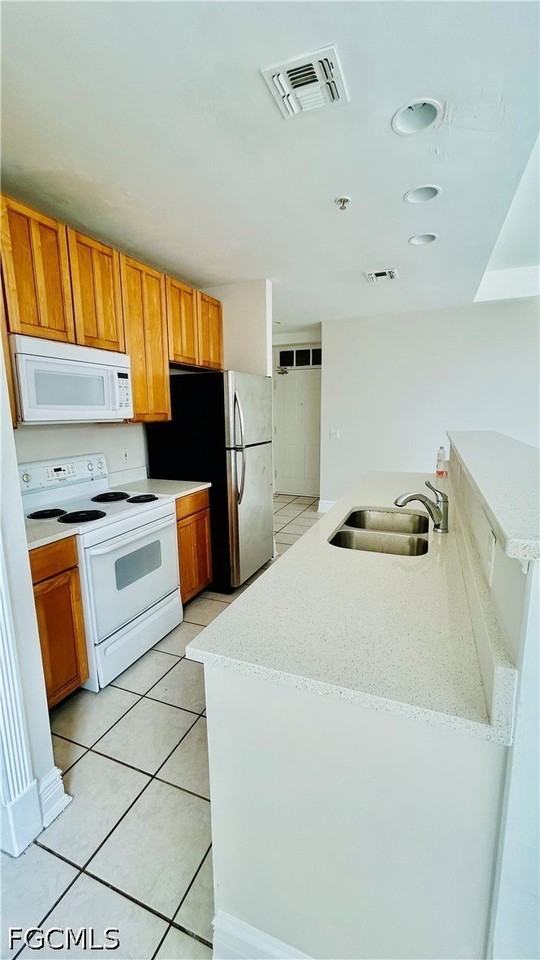 2310 1st St Apt 304 - Photo 6 of 14